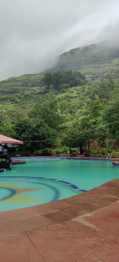 Golden Resort And Farm นาชิก ภายนอก รูปภาพ