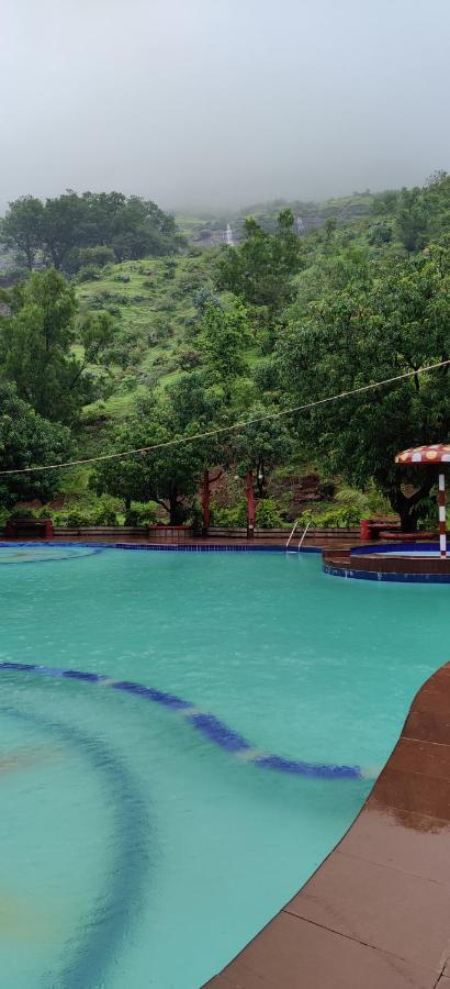 Golden Resort And Farm นาชิก ภายนอก รูปภาพ