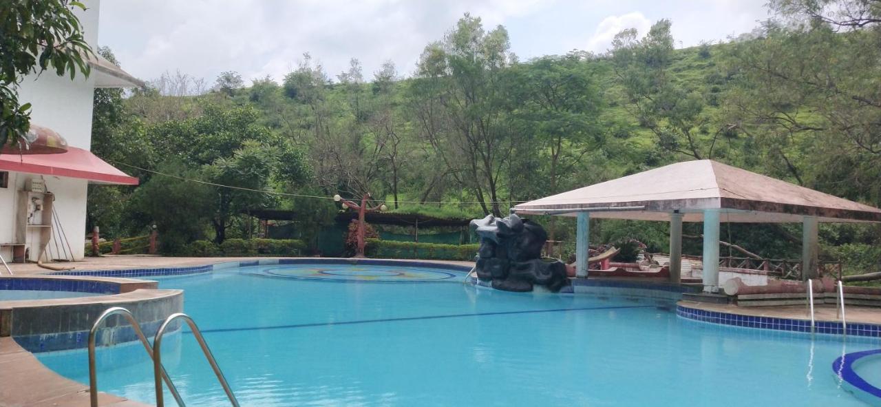 Golden Resort And Farm นาชิก ภายนอก รูปภาพ