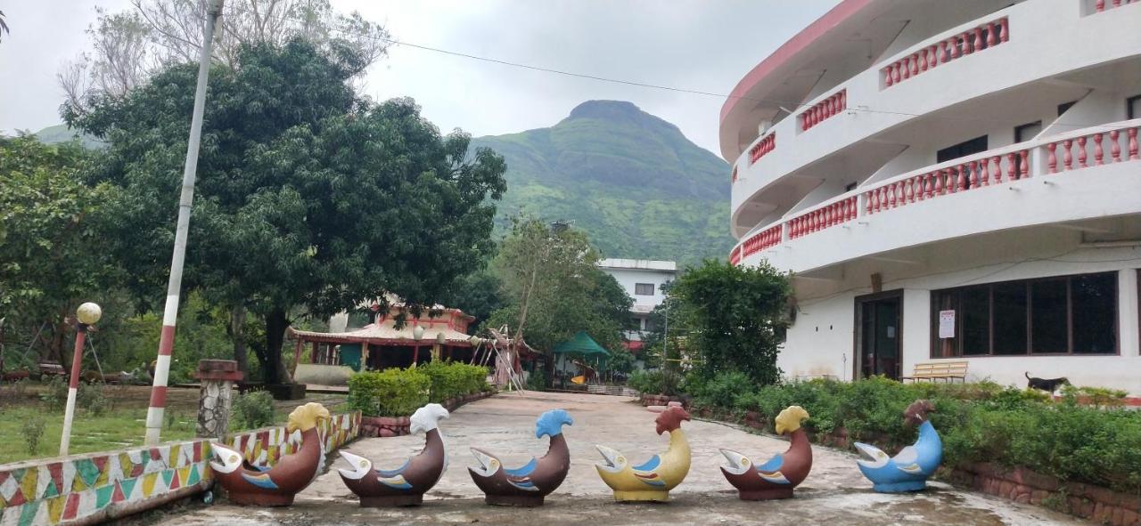Golden Resort And Farm นาชิก ภายนอก รูปภาพ
