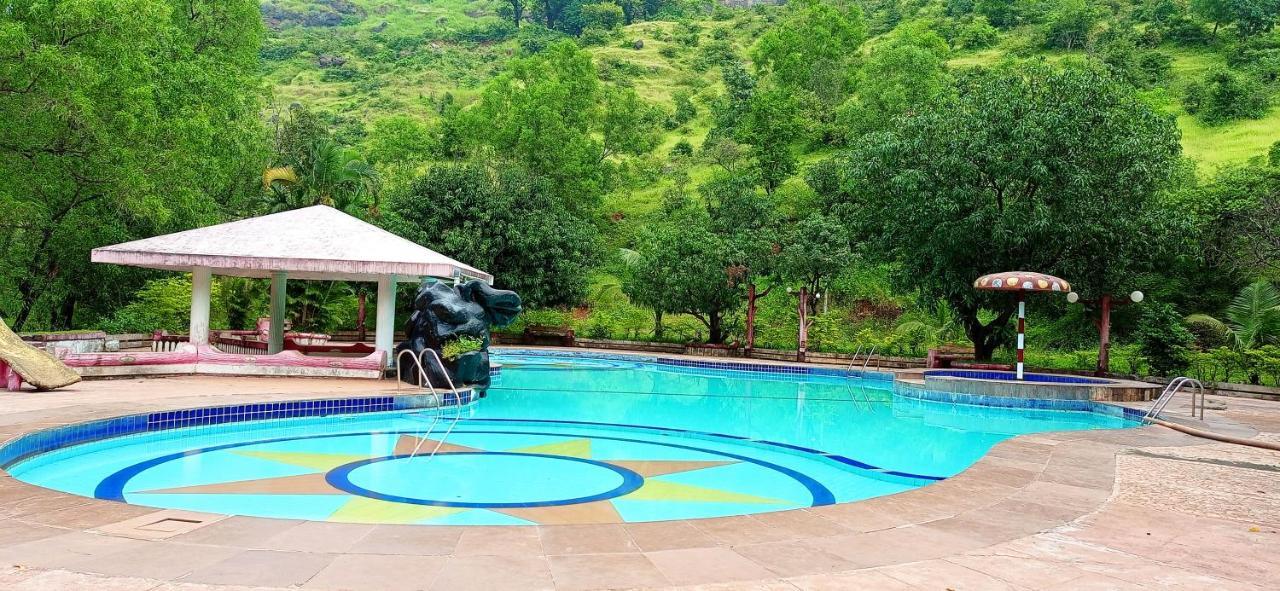Golden Resort And Farm นาชิก ภายนอก รูปภาพ