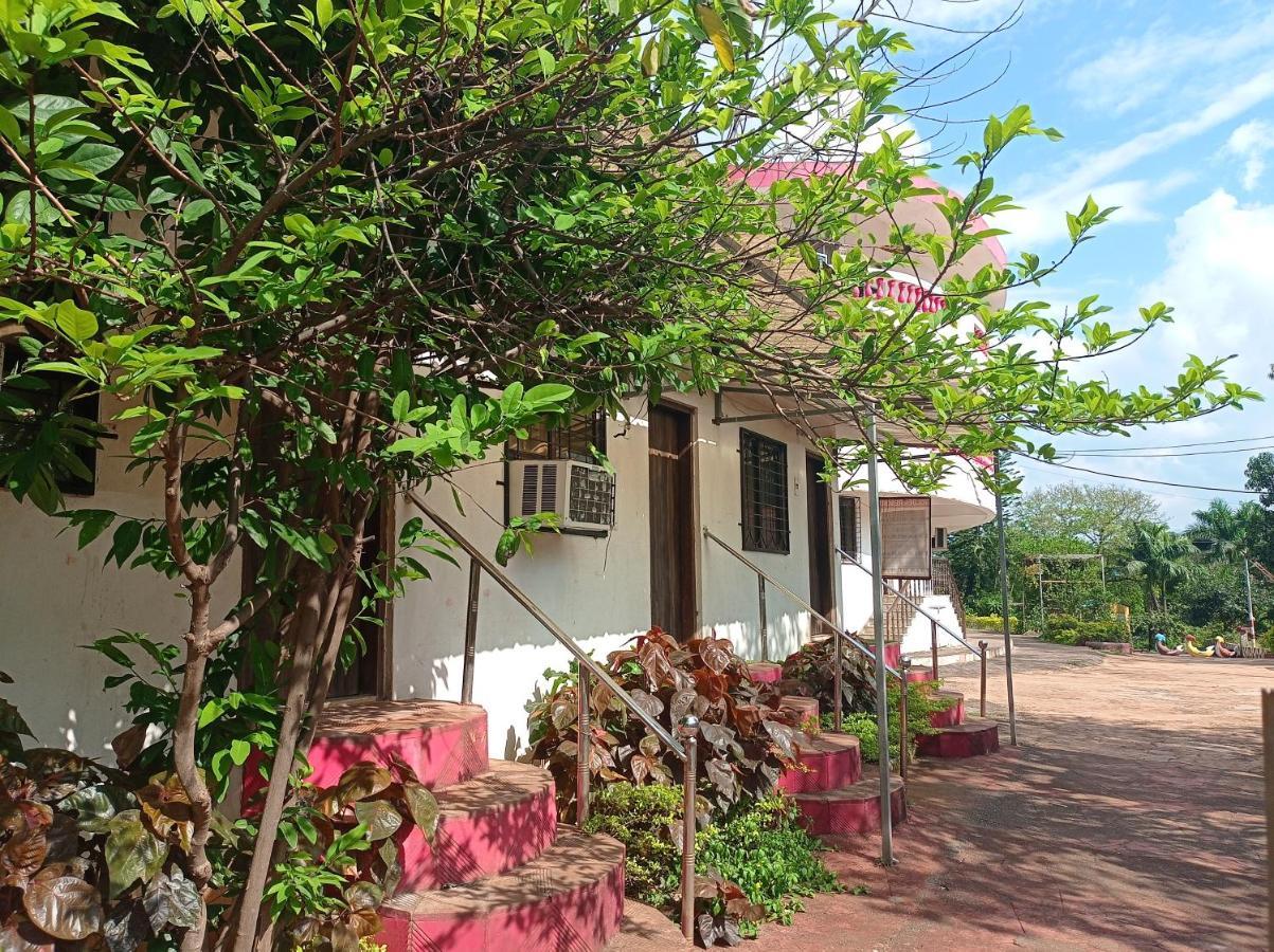 Golden Resort And Farm นาชิก ภายนอก รูปภาพ