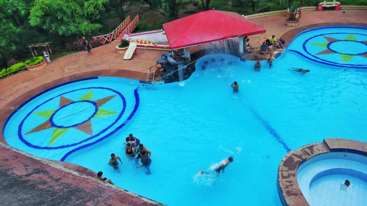Golden Resort And Farm นาชิก ภายนอก รูปภาพ